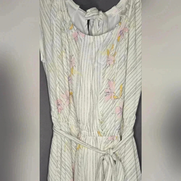 Lauren Conrad size Medium New with tags Pleated round neck midi dress. - Picture 7 of 15